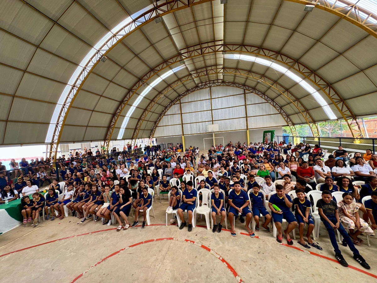 Projeto Cidade Leitora reúne estudantes na I Feira Literária da Unidade Escolar Genésia Neiva