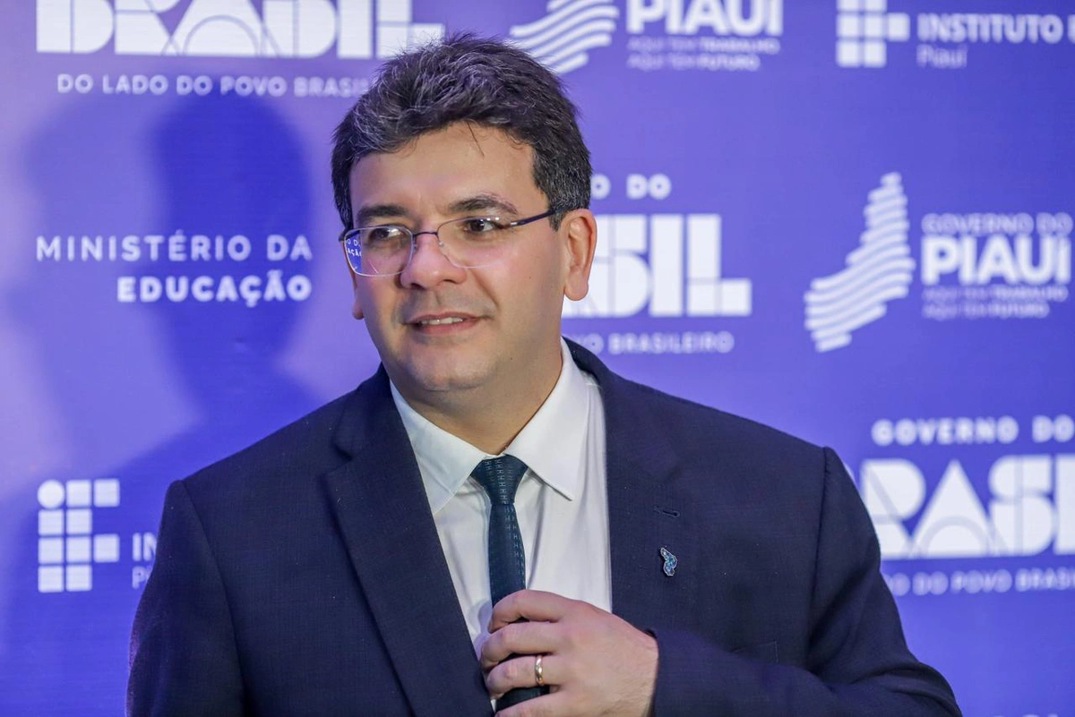 Rafael Fonteles em coletiva de imprensa