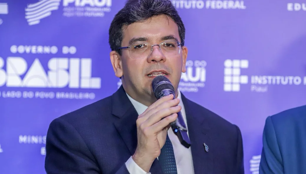 Rafael Fonteles em solenidade de posse do reitor do IFPI, Paulo Borges