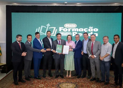 Rafael Fonteles lança pacote de qualificação profissional