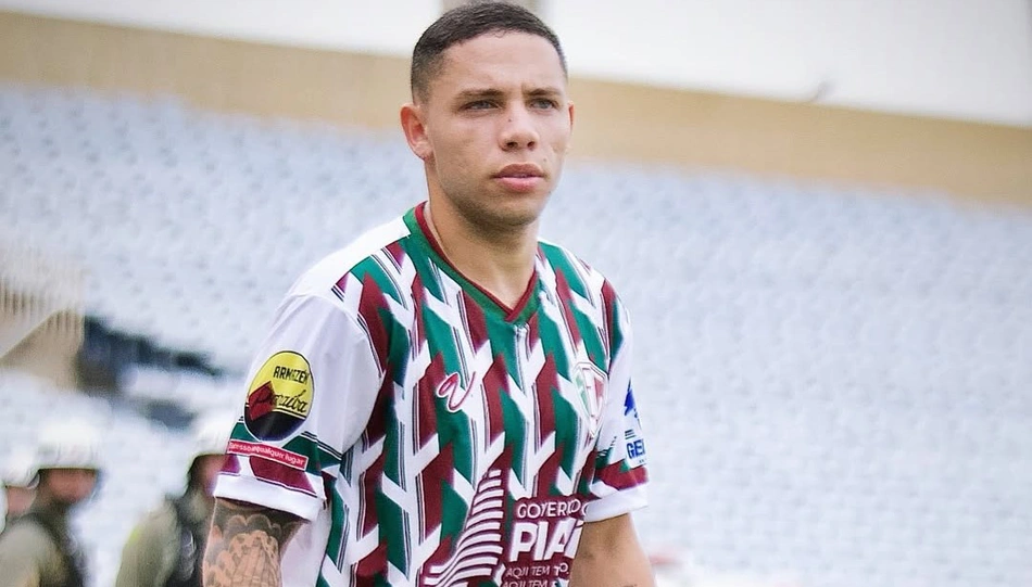 Rian Rennê, volante do Fluminense-PI