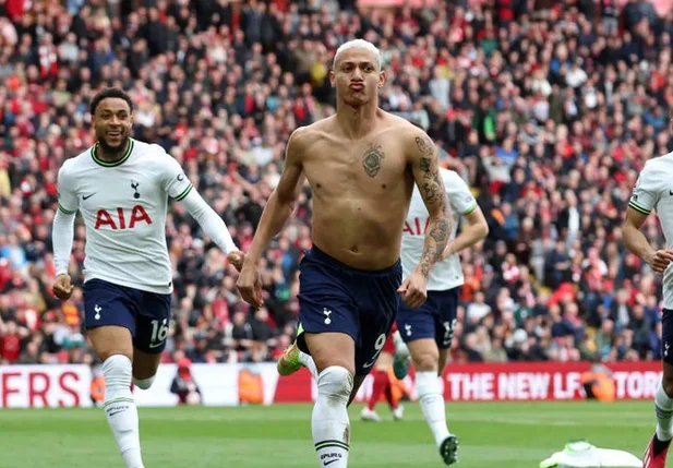 Richarlison encerra jejum, mas Tottenham cede empate ao Manchester United na Premier League