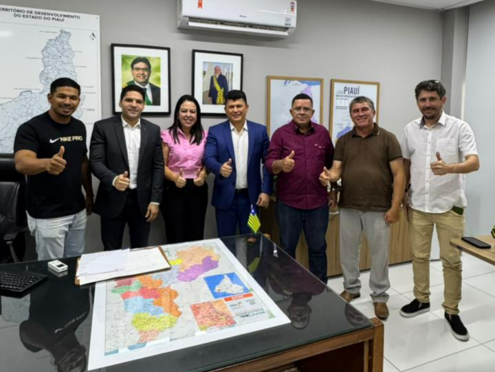 Rubens Vieira esteve nesta semana no DER acompanhado da líder política de Buriti dos Lopes, Jaqueline Brito