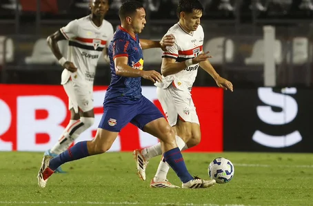 São Paulo perde para o Bragantino no Brasileirão
