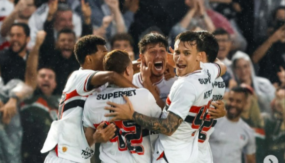 São Paulo vence Juventude