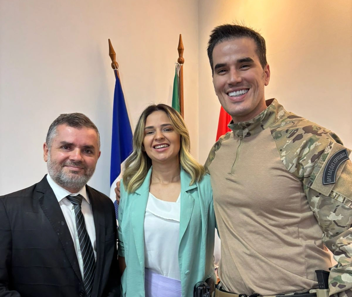 Secretário Adjunto da ABRACRIM, Alberlar PInheiro, Pâmela Monteiro e o delegado Matheus Zanatta