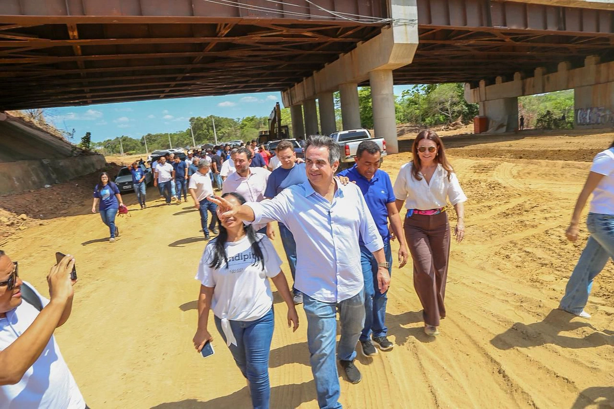 Senador Ciro Nogueira visita obras