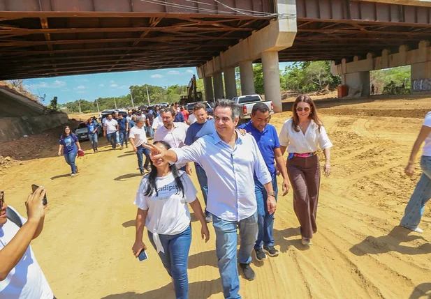 Senador Ciro Nogueira visita obras