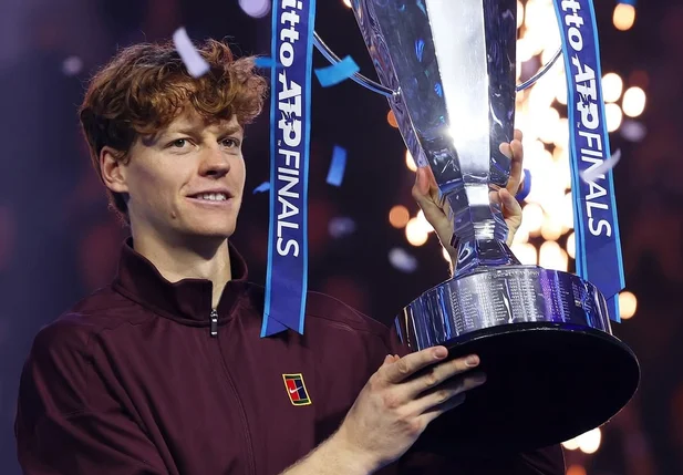Sinner derrota Alcaraz e conquista o bicampeonato do ATP Finals
