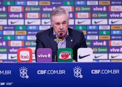 Técnico Carlo Ancelotti