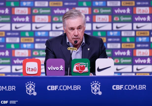 Técnico Carlo Ancelotti