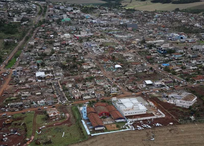 Tornado devastou cidade do Paraná