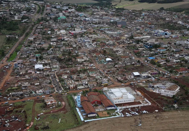 Tornado devastou cidade do Paraná