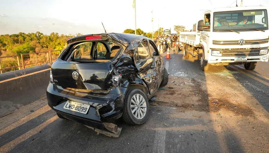 Trecho da Ponte Tancredo Neves ficou interditado