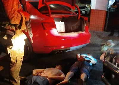 Veículo e trio preso pela PM