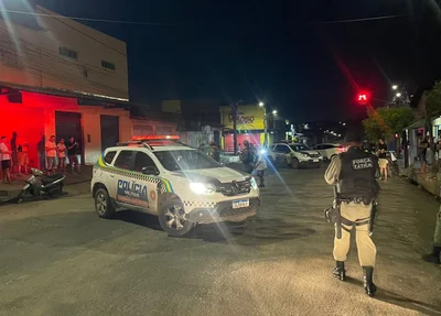 Viaturas da polícia militar do 17° BPM atendem ocorrência de homicídio na zona sul de Teresina