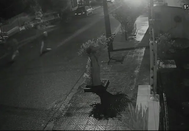 Vídeo de câmeras de segurança do momento da execução