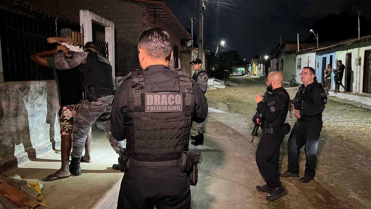 Abordagem da PM com apoio do DRACO em Parnaíba