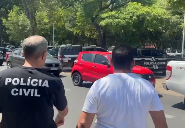 Acusado de descumprir medida protetiva é preso