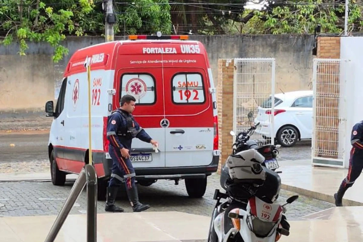 Aluno levou 10 facadas de colega em escola de Fortaleza