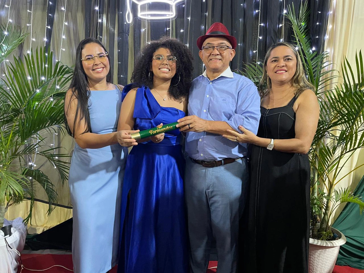 Alunos da rede municipal celebram conclusão do Ensino Fundamental em São João do Arraial