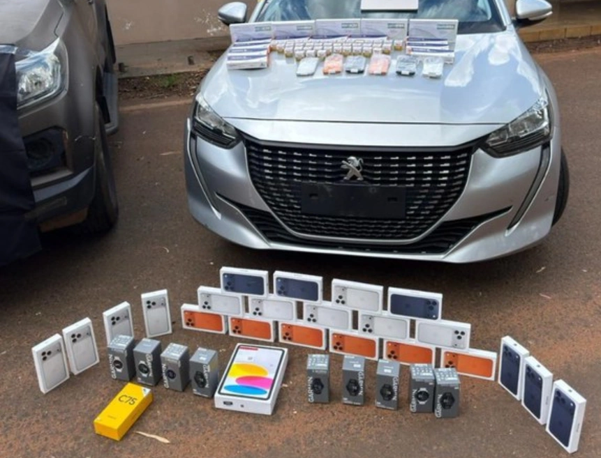 Aparelhos de iPhone apreendidos durante a operação