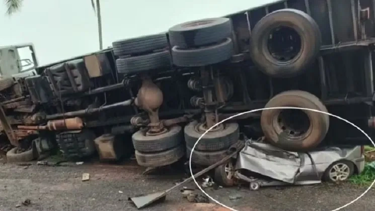 Caminhão tomba sobre carro e deixa quatro mortos em rodovia no interior de São Paulo