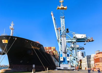 Cargas no Porto de Itajaí