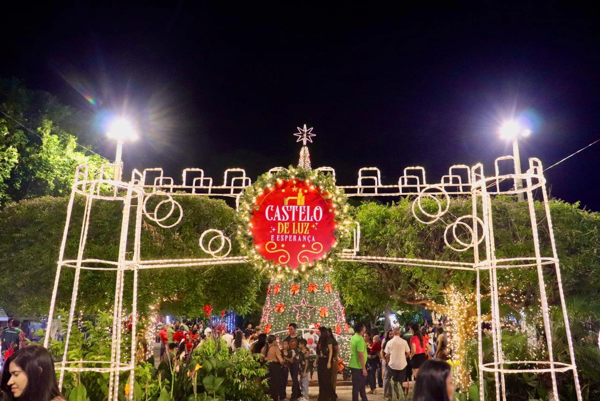 Castelo de Luz e Esperança reúne famílias e marca abertura do Natal em Castelo do Piauí