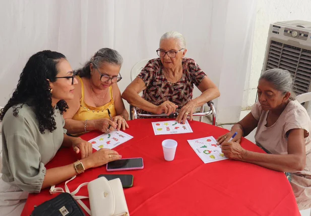 Castelo do Piauí encerra atividades do SCFV com celebração e valorização da pessoa idosa