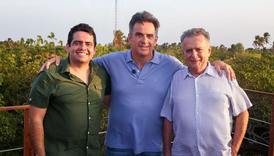 Ciro Nogueira ao lado do deputado Flávio Nogueira e do prefeito de Cajueiro da Praia
