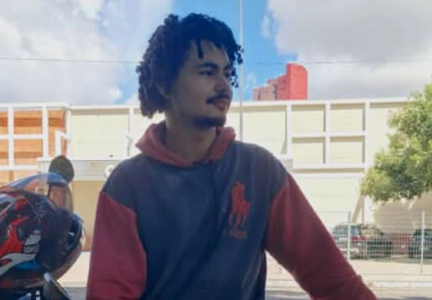 Darlan de Oliveira da Silva teve moto e celular roubados
