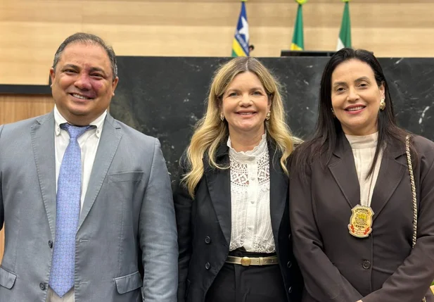 Delegado geral da Polícia Civil do Piauí, Luccy Keiko, com Gracinha Mão Santa e delegada Kassandra