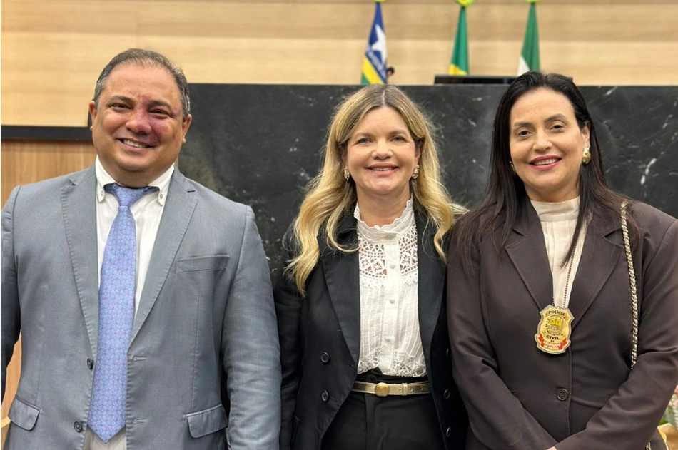 Delegado geral da Polícia Civil do Piauí, Luccy Keiko, com Gracinha Mão Santa e delegada Kassandra
