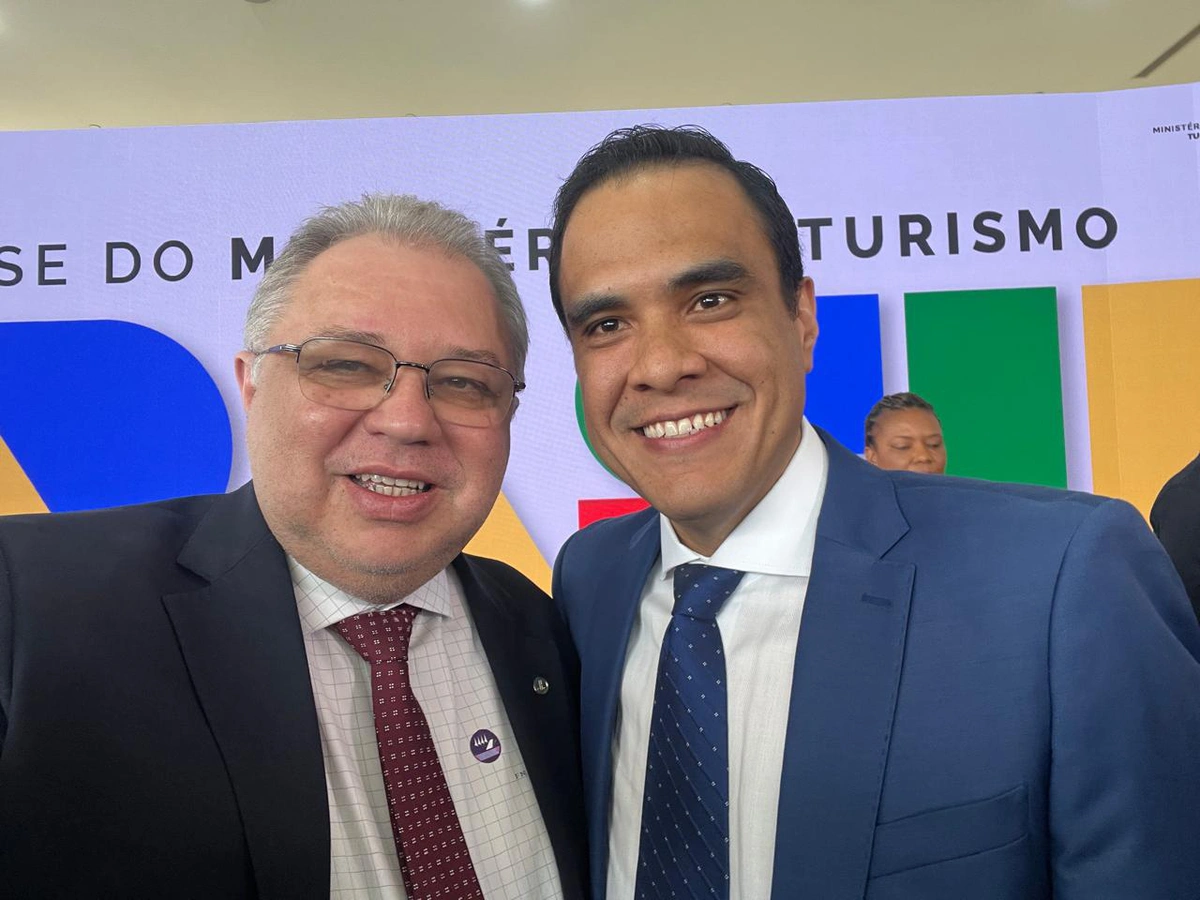 Deputado Florentino Neto participa da posse de Gustavo Feliciano como ministro do Turismo