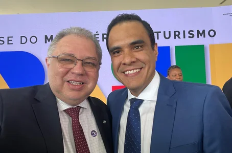 Deputado Florentino Neto participa da posse de Gustavo Feliciano como ministro do Turismo