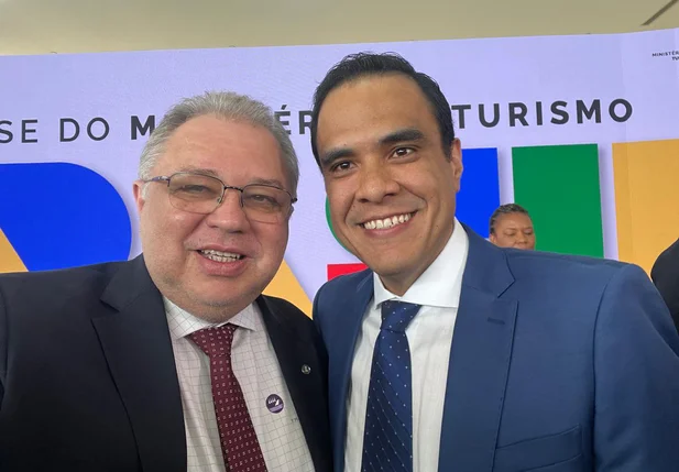 Deputado Florentino Neto participa da posse de Gustavo Feliciano como ministro do Turismo