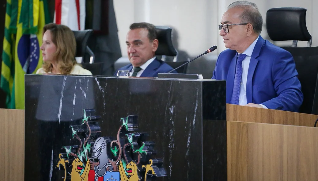 Desembargadores na sessão solene