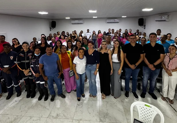 Encontro qualifica profissionais que atuam no atendimento à saúde mental em Uruçuí