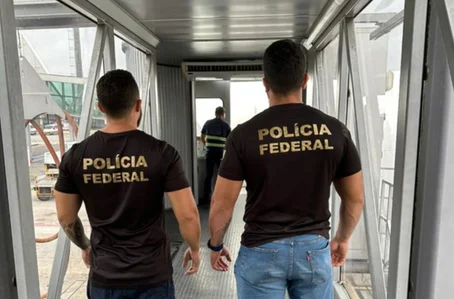 Equipes da Polícia Federal no Aeroporto Internacional de Manaus