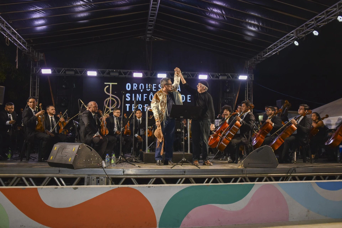 Espetáculo da Orquestra Sinfônica de Teresina e João Cláudio Moreno marca o encerramento do Natal dos Sonhos em Pedro II