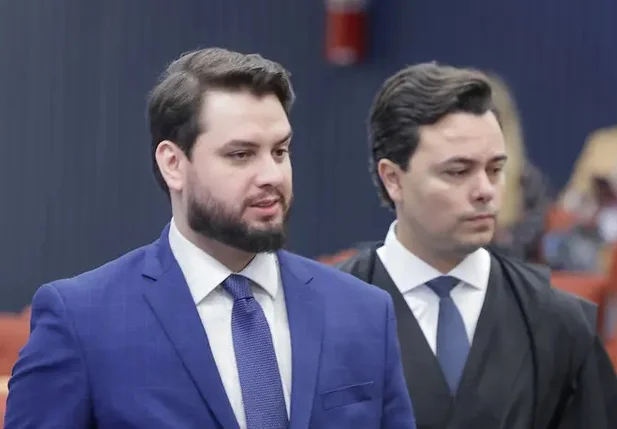 Filipe Martins e seu advogado, Jeffrey Chiquini