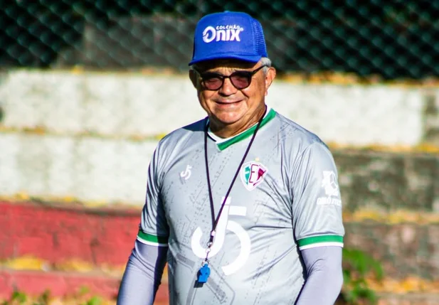 Flávio Araújo, técnico do Fluminense