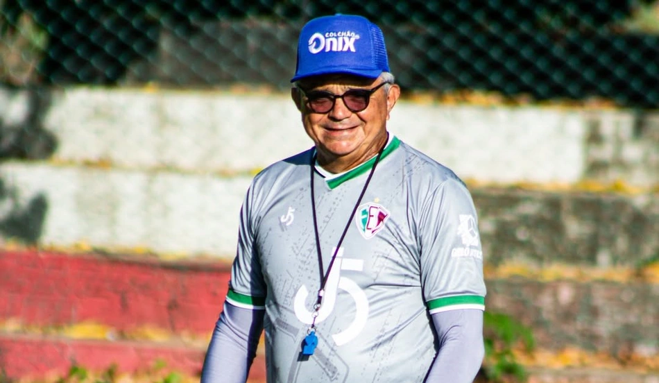 Flávio Araújo, técnico do Fluminense