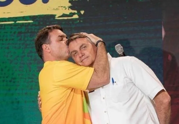 Flávio Bolsonaro e Jair Bolsonaro