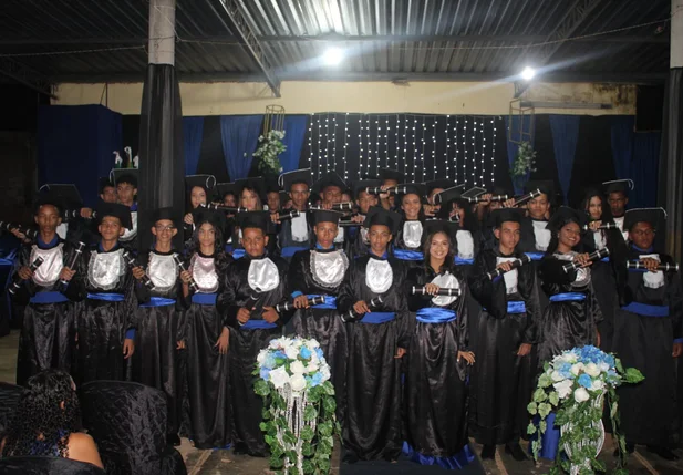 Formatura do 9º ano da Escola Antônio Xavier