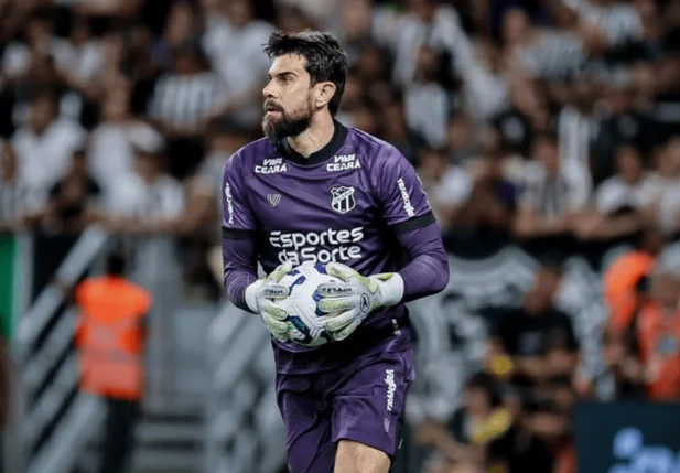 Goleiro ex-Vasco e Vitória anuncia aposentadoria aos 40 anos