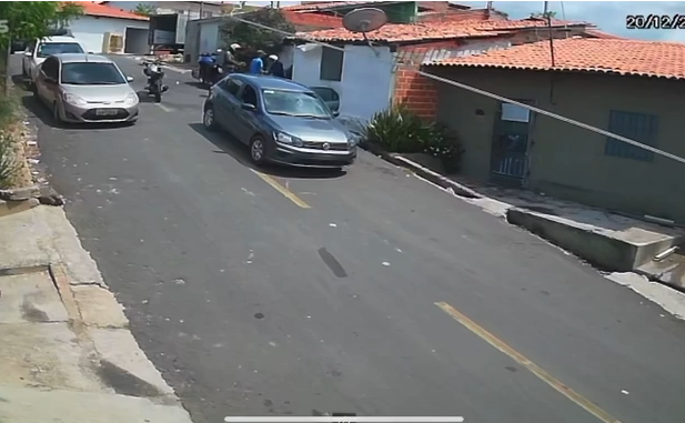 Homens são executados a tiros na zona leste