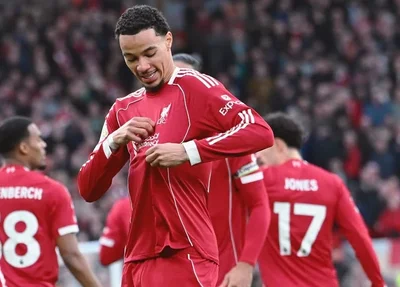 Hugo Ekitike fez os gols do Liverpool na vitória contra o Brighton