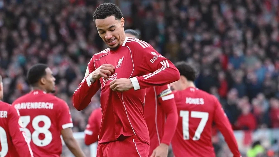 Hugo Ekitike fez os gols do Liverpool na vitória contra o Brighton